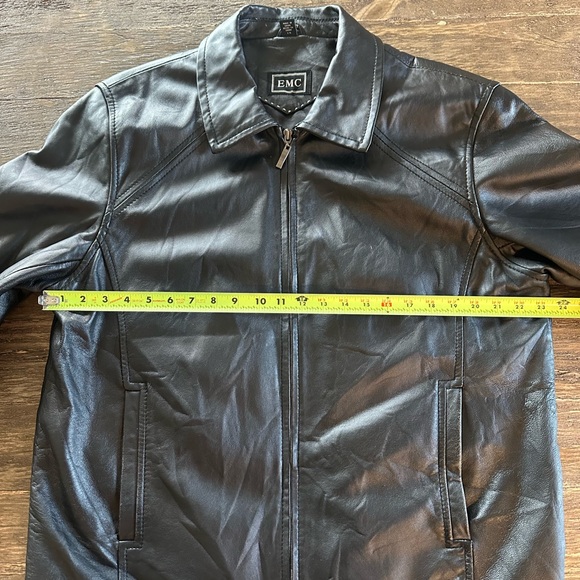 Black vintage 100% Leather Jacket,really good condition, light wear on sleeves. - Picture 5 of 13